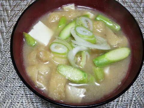 アスパラと豆腐と油揚げと長ねぎの味噌汁☆